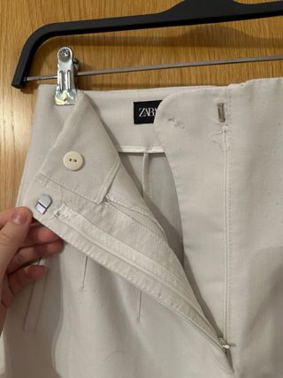 Pantalón de pinzas Zara blanco talla S