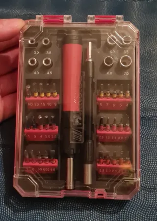 Crimpadora Parkside y destornillador con puntas