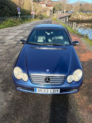 Mercedes-Benz 220cdi sport coupe  2003