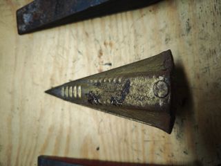 Lote cuñas para rajar madera