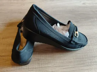 Zapatos negros polipiel, Nuevos.