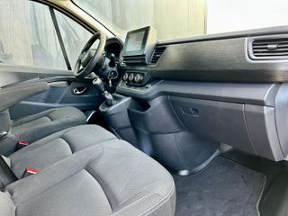 Nissan NV300 2021 Combi9 150cv