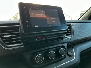 Nissan NV300 2021 Combi9 150cv