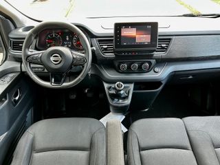 Nissan NV300 2021 Combi9 150cv