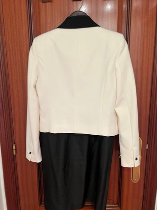 Vestido negro de seda salvaje y chaqueta