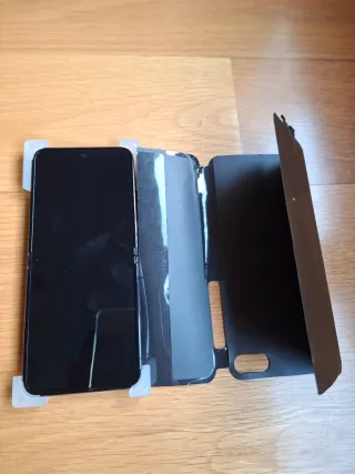 Samsung Galaxy Z Flip 5 - Como Nuevo