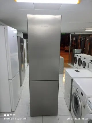 NEVERA MARCA LIEBHERR PLATEADO