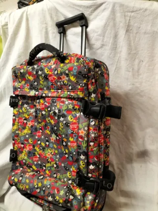 Maleta de viaje con ruedas y estampado divertido