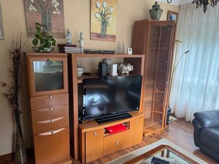 Mueble salón madera y cristal