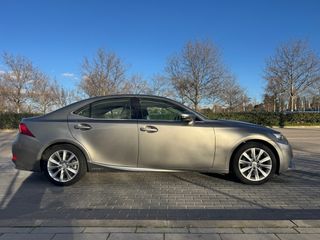 Lexus IS 2016