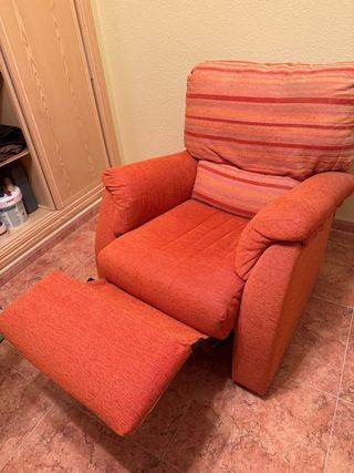 Dos Sofá butaca, casi sin uso. En muy buen estado.