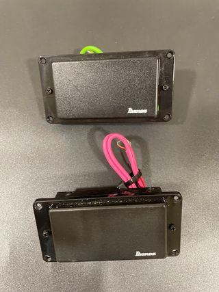 Guitarra Eléctrica Ibanez GRG12 + Pedal Boss Ds2