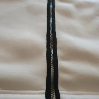 Chaqueta Roc-niece blanca y negra