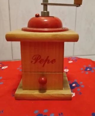 Macinapepe Pepe in legno e metallo