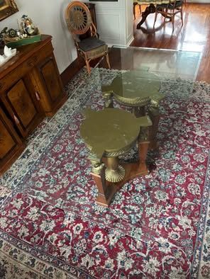 Tavolo cristallo con base decorativa