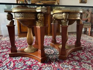 Tavolo cristallo con base decorativa