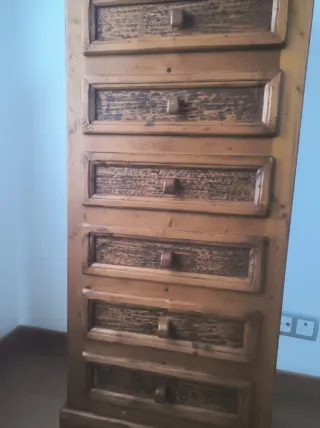 Cómoda rústica de madera