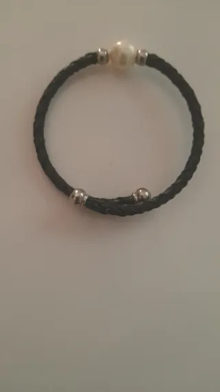 Pulsera trenzada con perla