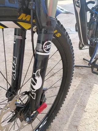 Bicicleta Enduro DH Giant