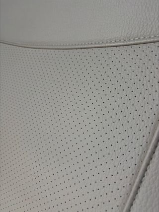 Sillón de trabajo beige sintético. Giratorio.