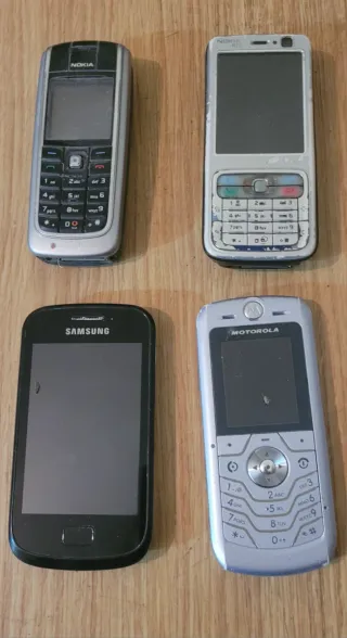 Lote de móviles antiguos Samsung, Nokia, Motorola