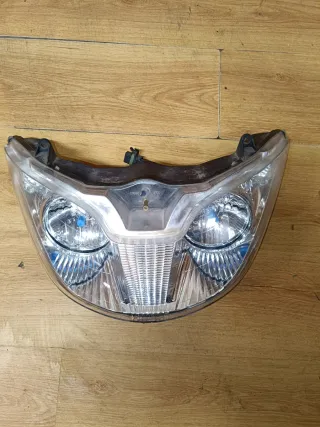 Faro Piaggio X8 perfecto estado 2004- 2006