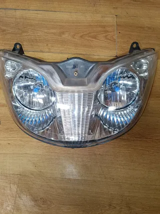 Faro Piaggio X8 perfecto estado 2004- 2006
