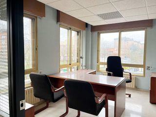 Oficina en venta en Ermitagaña - Mendebaldea en Pamplona
