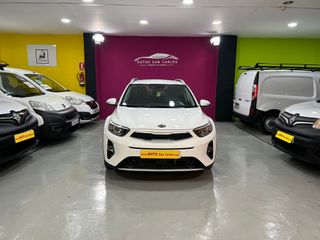 KIA STONIC, COMO NUEVO. ETIQUETA ECO