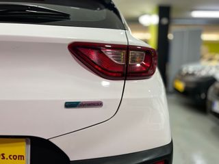 KIA STONIC, COMO NUEVO. ETIQUETA ECO