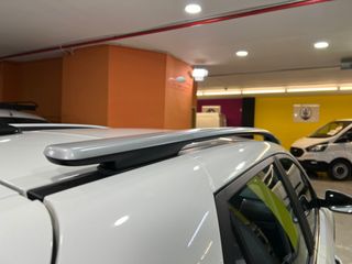 KIA STONIC, COMO NUEVO. ETIQUETA ECO