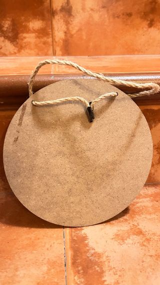 Placa Escudo Decorativo con Espada