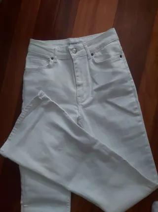 Pantalones campana blancos