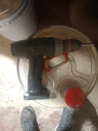 Taladro percutor inalámbrico