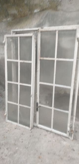 3 Ventanas de hierro cuadradas