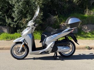 Honda Sh300i Gris metalizado - Como Nueva