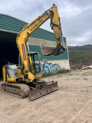 Excavadora New Holland E80C