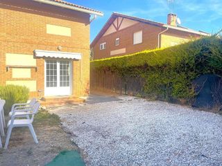 Casa pareada en venta en Renedo de Esgueva