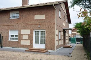 Casa pareada en venta en Renedo de Esgueva
