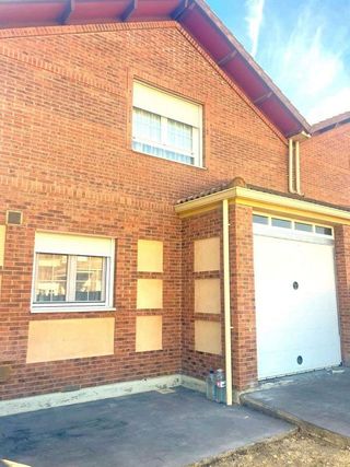 Casa pareada en venta en Renedo de Esgueva