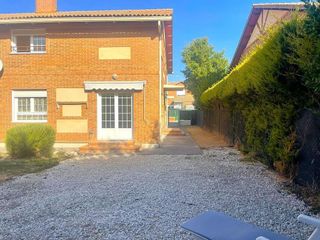 Casa pareada en venta en Renedo de Esgueva