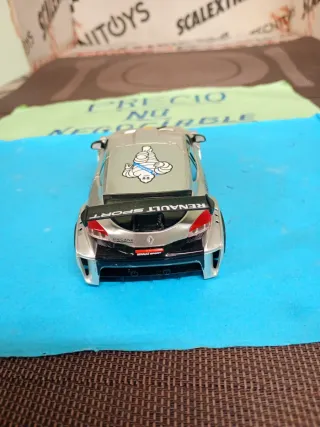 Scalextric Renault Sport Megane Trophy con luces