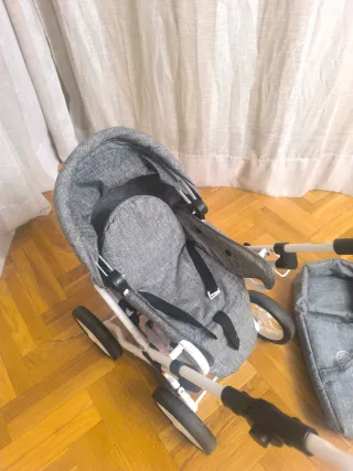 Carrito de bebé niña gris
