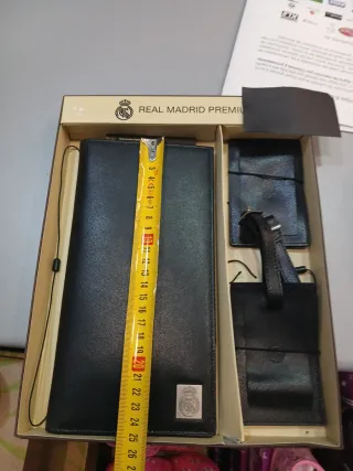Billeteras Piel Real Madrid Oficial. Varios color