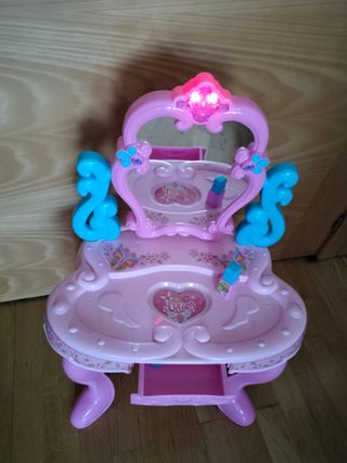 Tocador infantil rosa con espejo