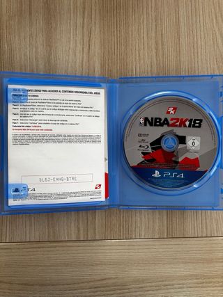 Pacchetto 2 giochi PS4: FIFA 18 + NBA 2K18