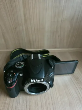 Nikon D5100 Cámara DSLR Pantalla Articulada