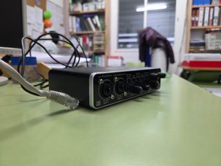 Behringer U-Phoria UMC204HD Tarjeta Sonido