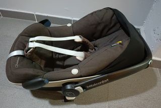 Silla de coche nido Bebeconfort con base