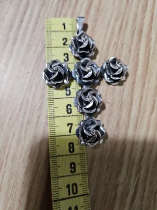Cruz de plata 925 con rosas